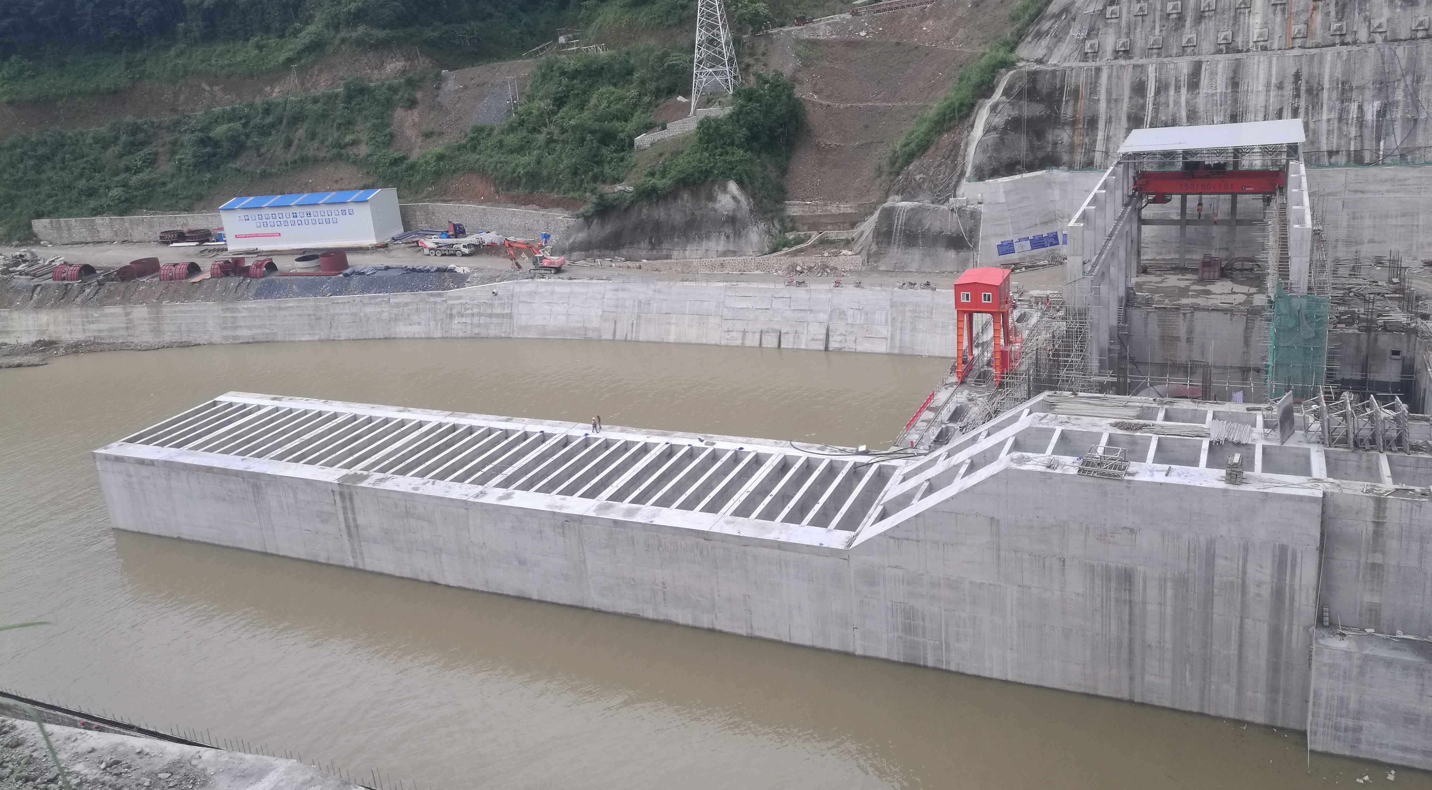 云南腾龙桥一级水电站预应力锚索支护及灌浆工程